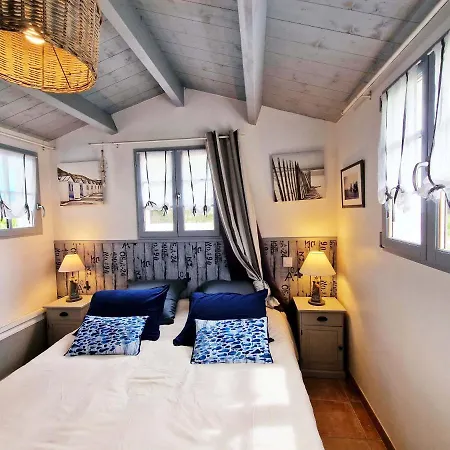 Les Pieds Dans L'eau: Ker Lili Willa Port-Joinville