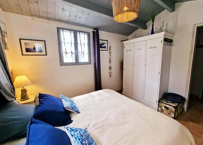 Les Pieds Dans L'eau: Ker Lili Port-Joinville